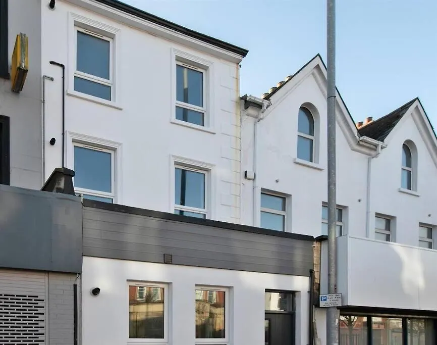 Stylish 2 Bedroom City Apartment Belfast